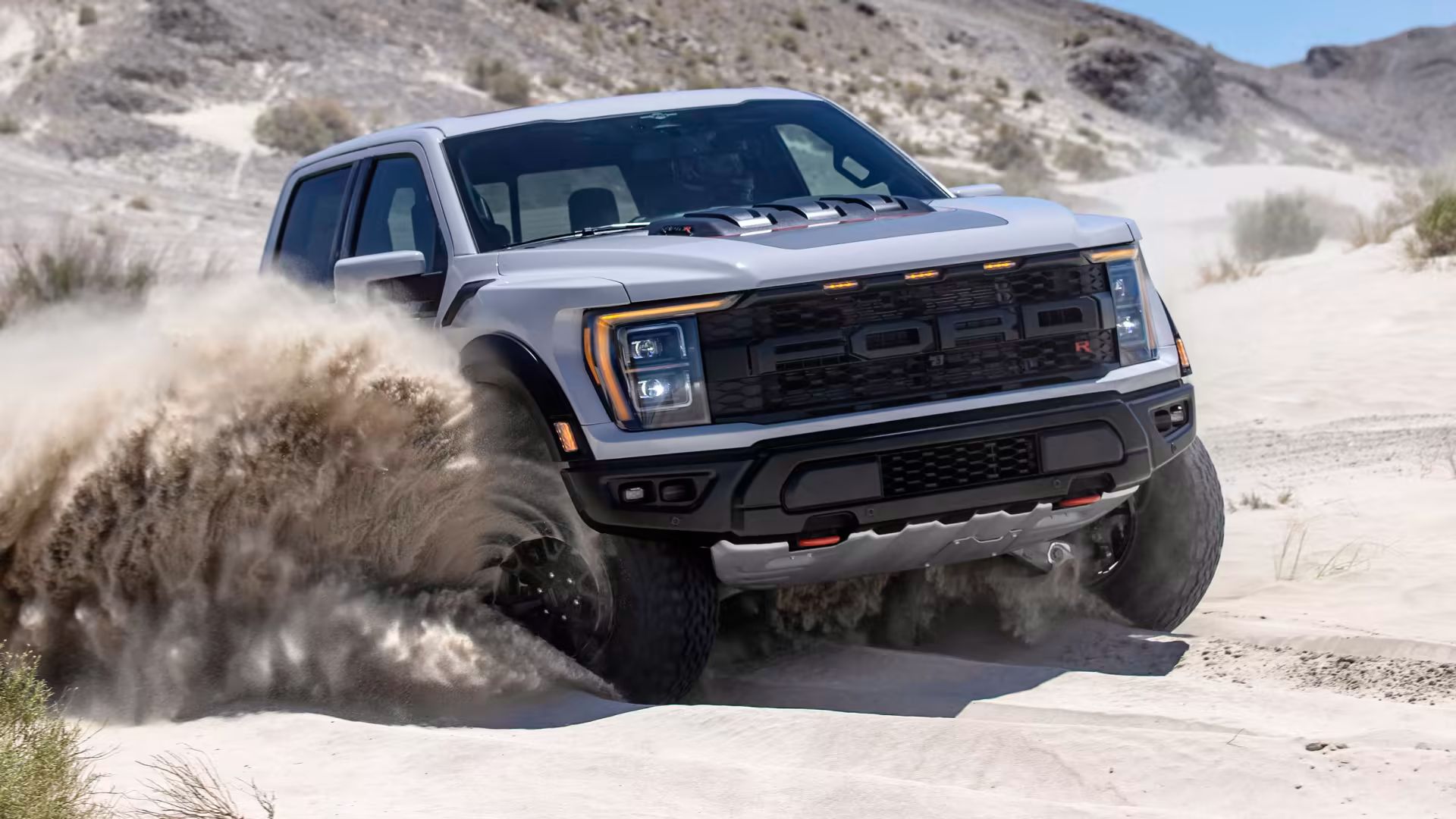 Ford F-150 Raptor R & Ram 1500 TRX